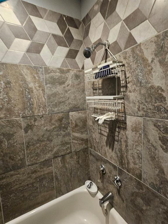 3500 Baylor Street Fort Worth, TX 76119 - Photo 12 of 16 a bathroom with a shower