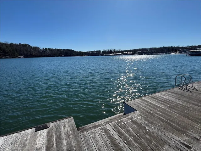 $725,000 | 433 Peninsula Road, West Union, SC 29696