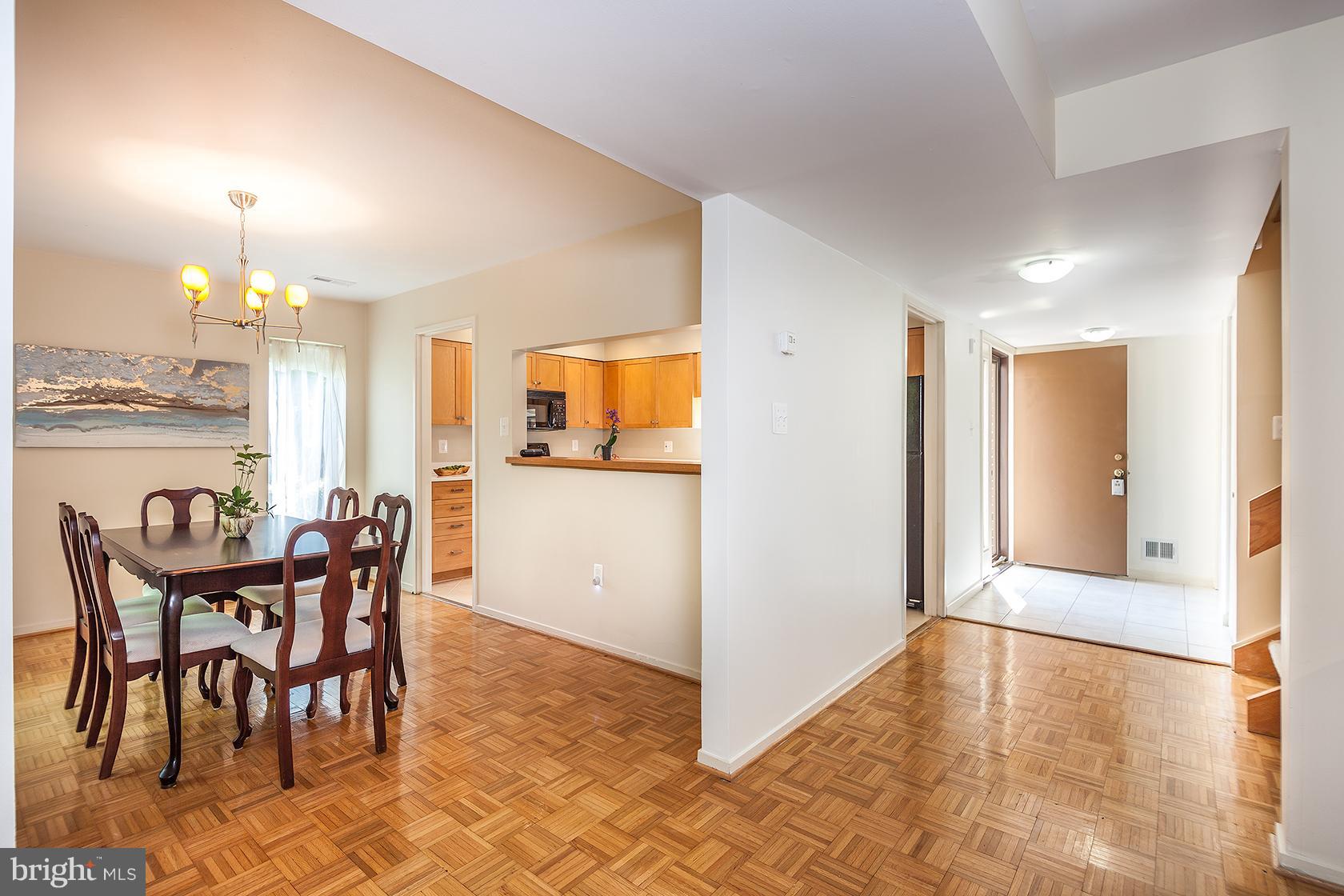11600 Hunters Green Court Reston, VA 20191 - Photo 16 of 24 Dining Room