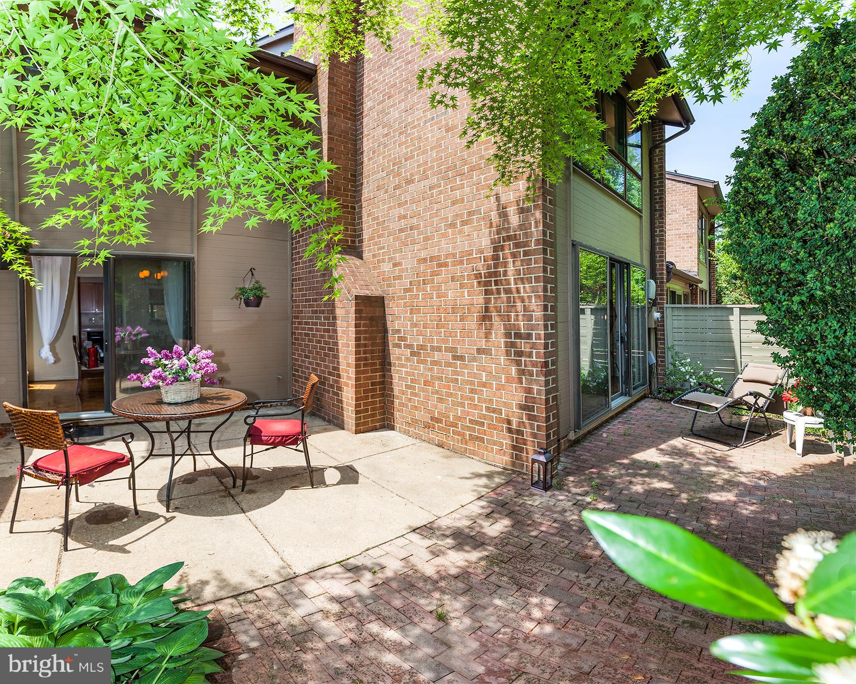 11600 Hunters Green Court Reston, VA 20191 - Photo 3 of 24 outdoor, great for BBQ