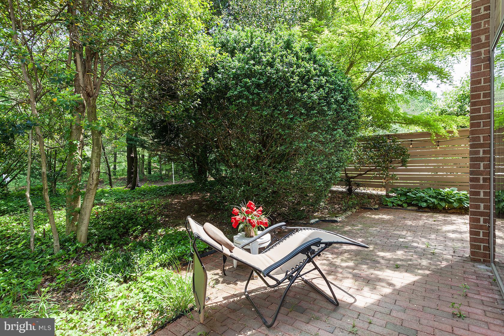 11600 Hunters Green Court Reston, VA 20191 - Photo 4 of 24 Relax in Backyard!