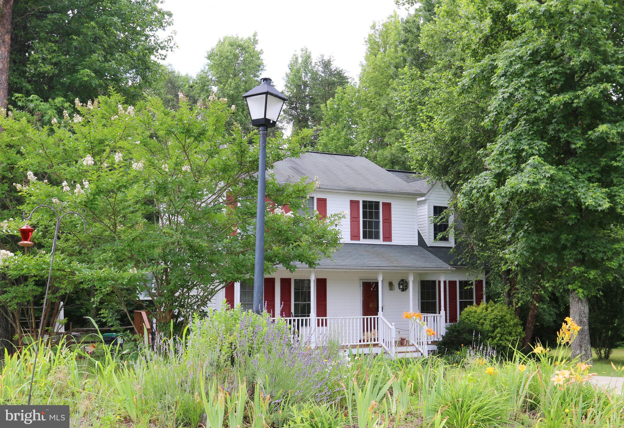 11801 Hunting Ridge Drive Fredericksburg, VA 22407 - Photo 3 of 30 Exterior (Front)