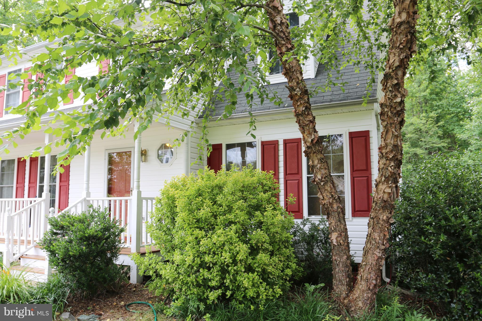 11801 Hunting Ridge Drive Fredericksburg, VA 22407 - Photo 4 of 30 Exterior (Front)