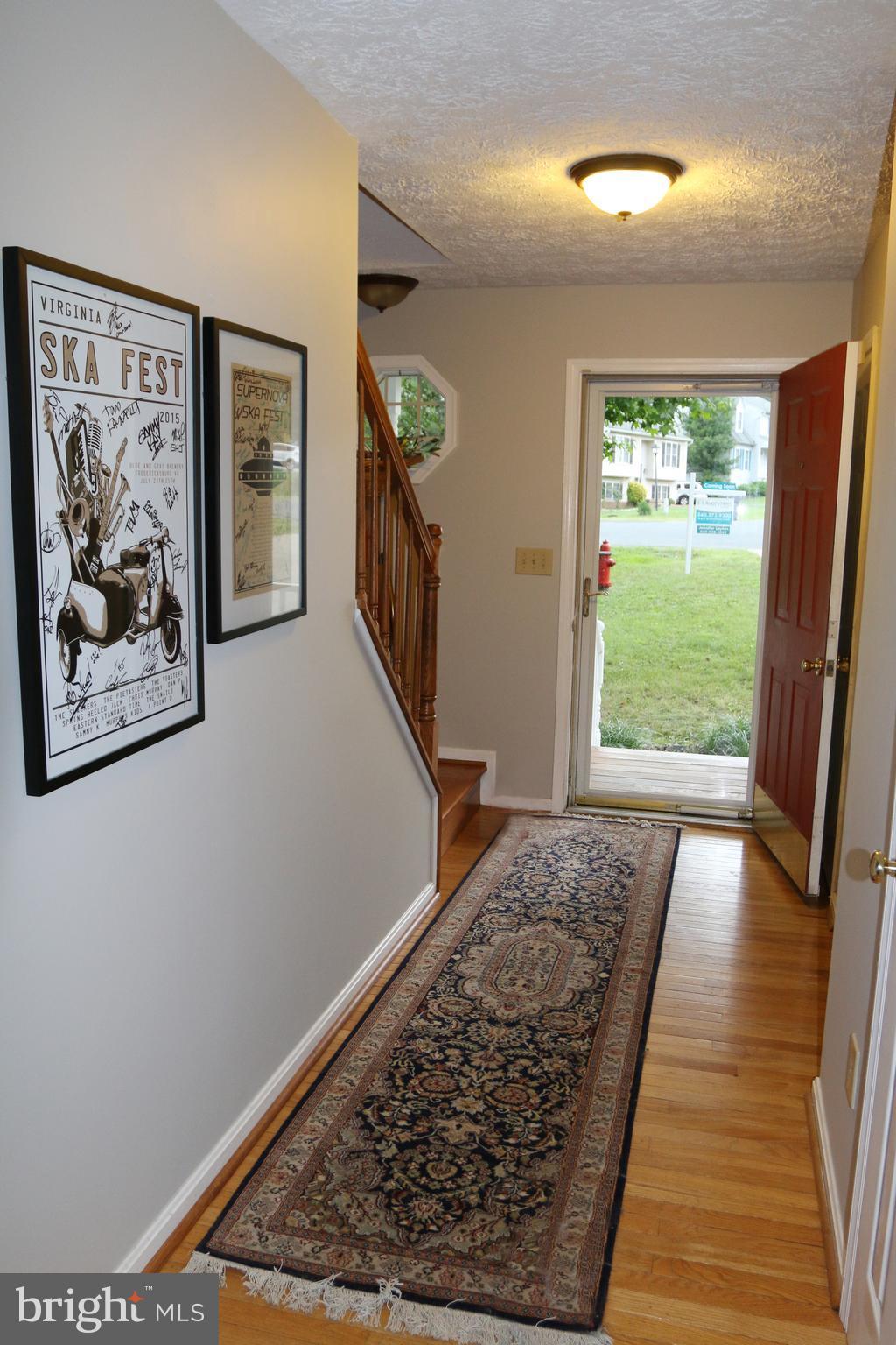 11801 Hunting Ridge Drive Fredericksburg, VA 22407 - Photo 5 of 30 Foyer and Hall