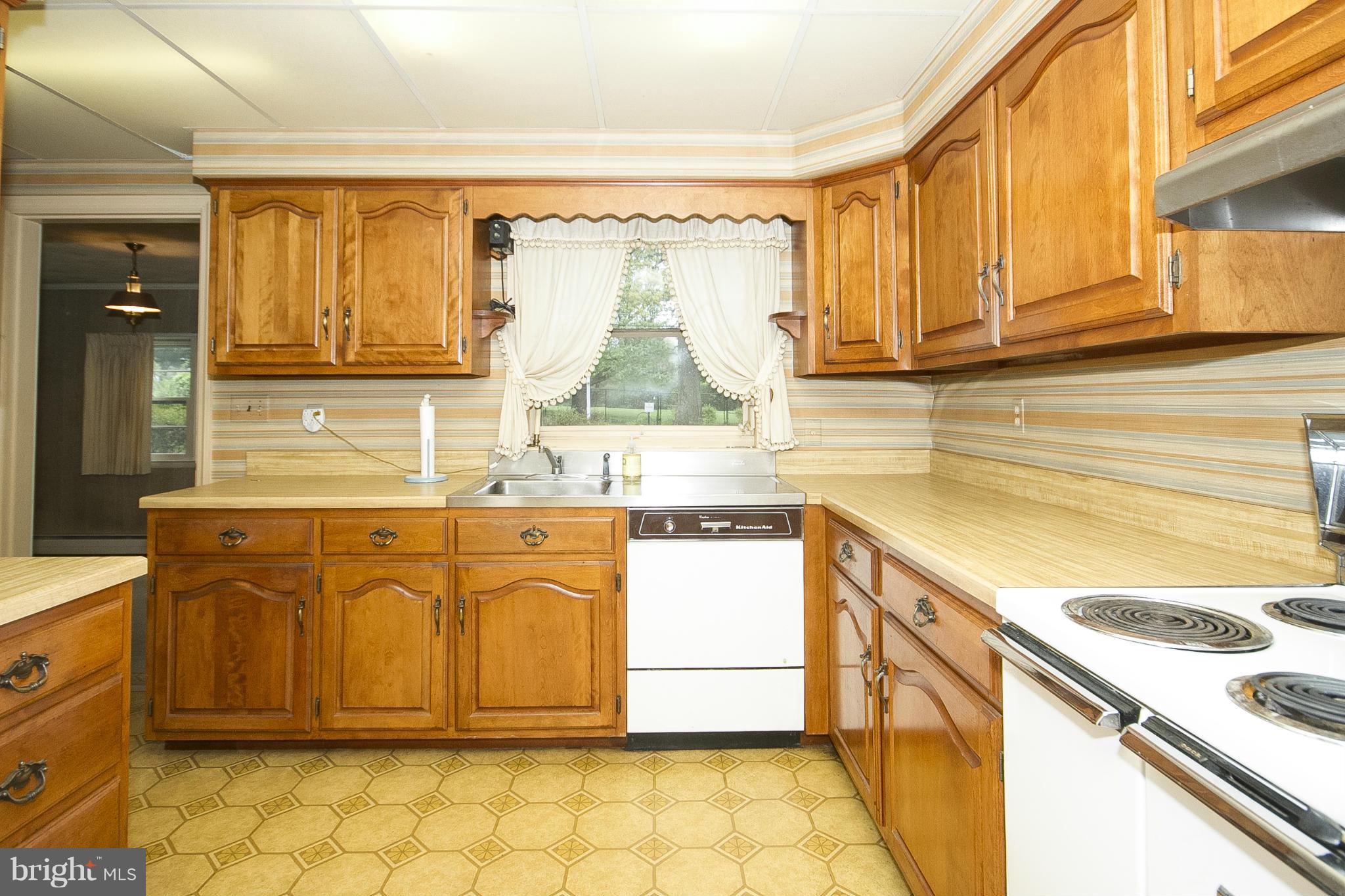 417 Aigburth Road Baltimore, MD 21286 - Photo 13 of 24 Kitchen