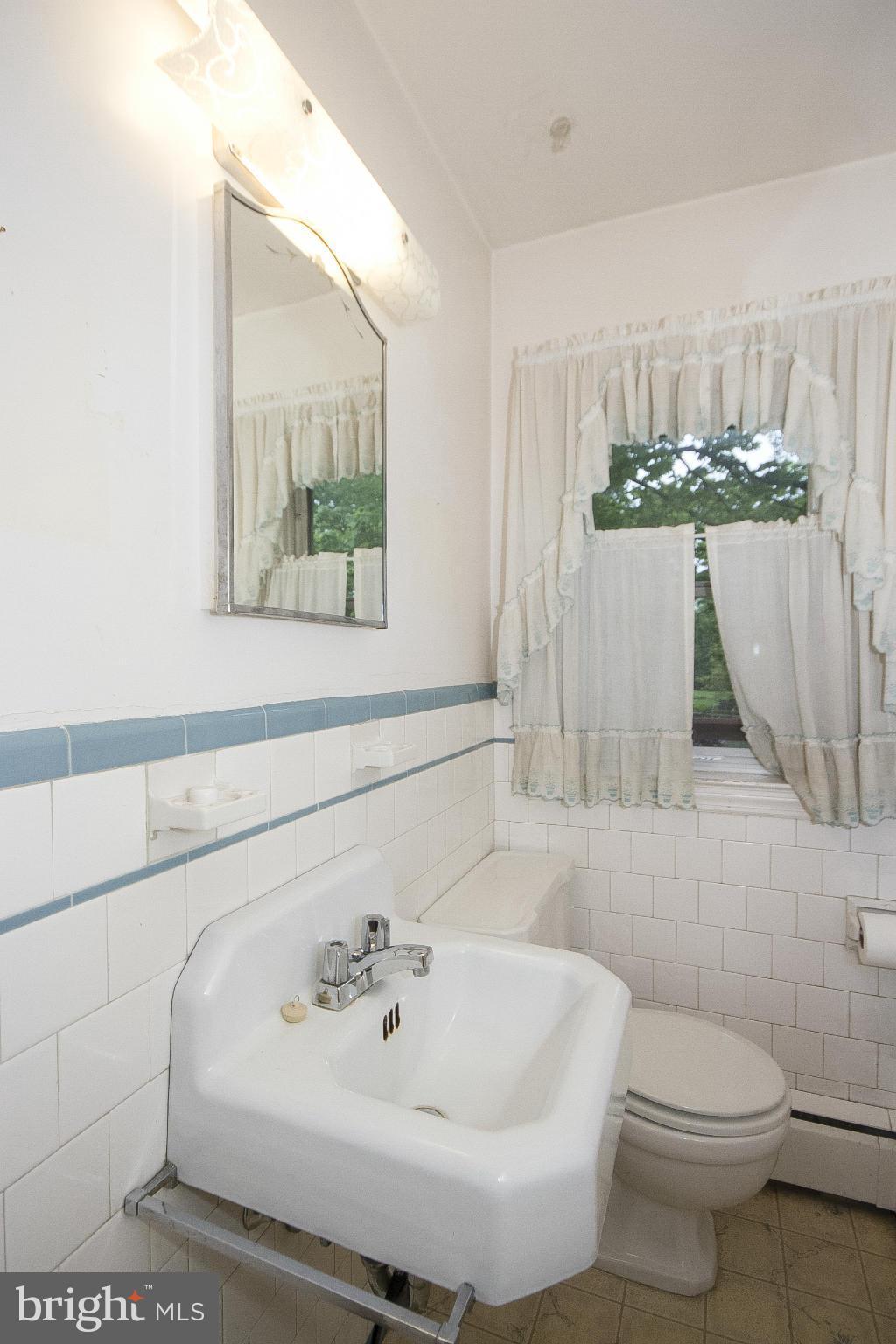 417 Aigburth Road Baltimore, MD 21286 - Photo 19 of 24 Bath 1/2