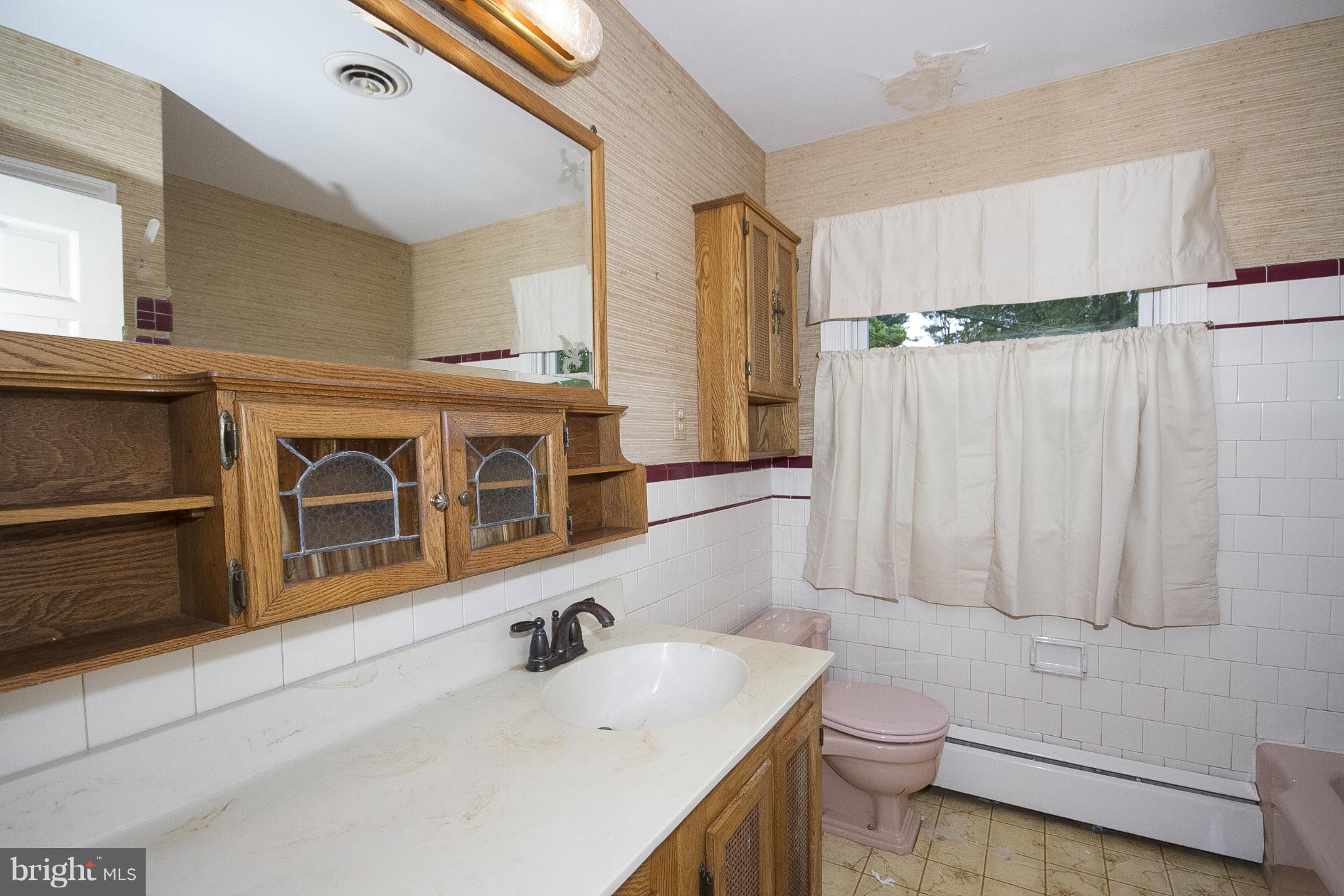 417 Aigburth Road Baltimore, MD 21286 - Photo 20 of 24 Full bath in hall