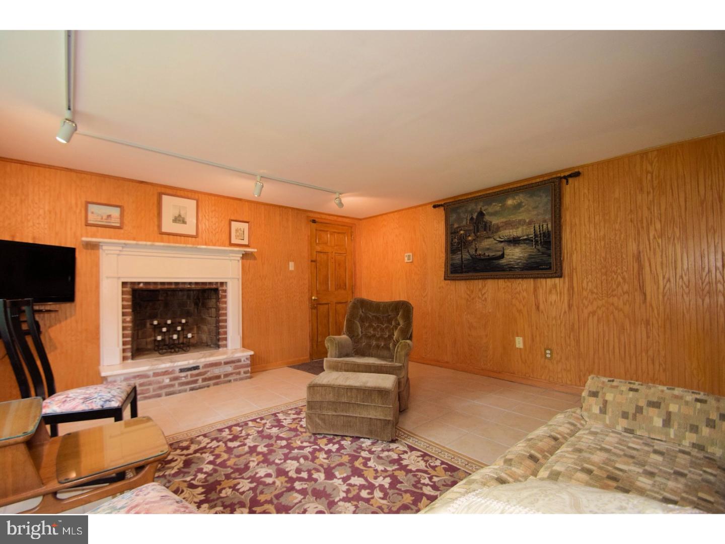 6009 Musket Road Fort Washington, PA 19034 - Photo 11 of 25 Family Room
