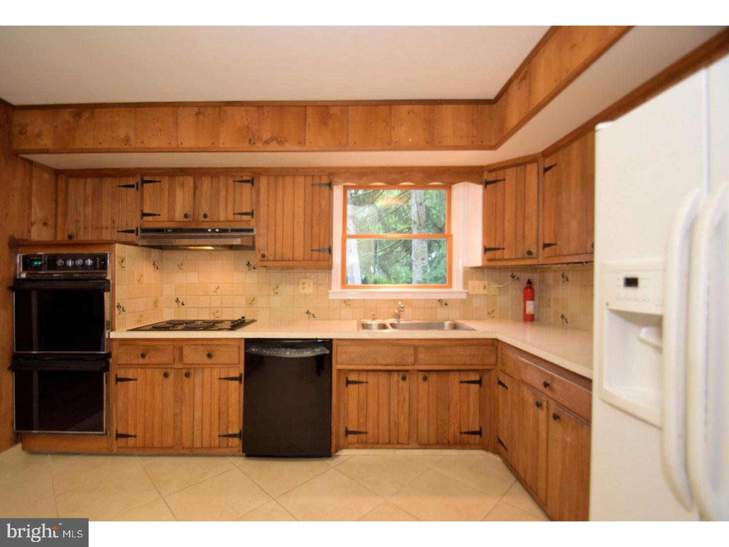 6009 Musket Road Fort Washington, PA 19034 - Photo 8 of 25 Kitchen