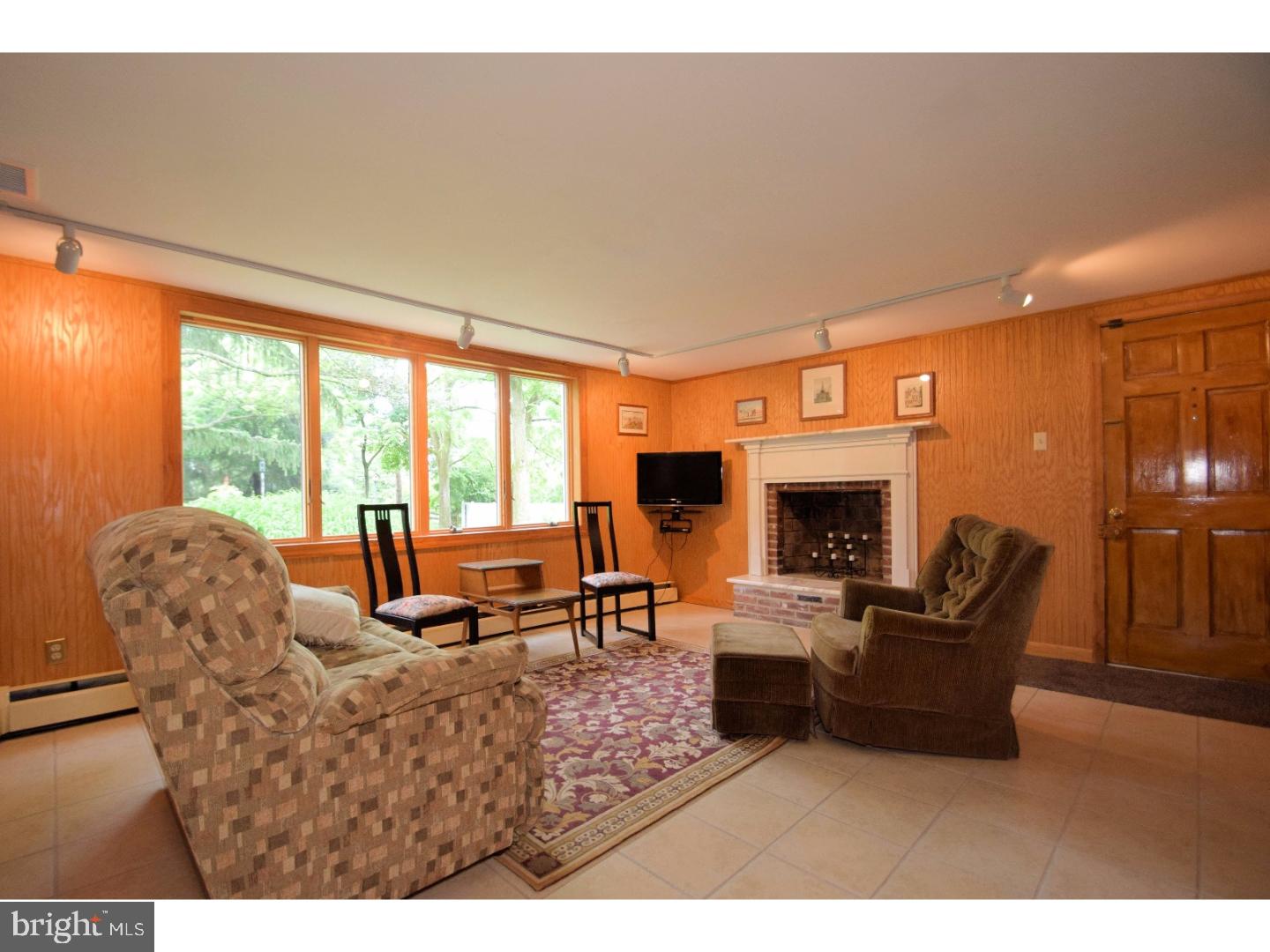 6009 Musket Road Fort Washington, PA 19034 - Photo 10 of 25 Family Room