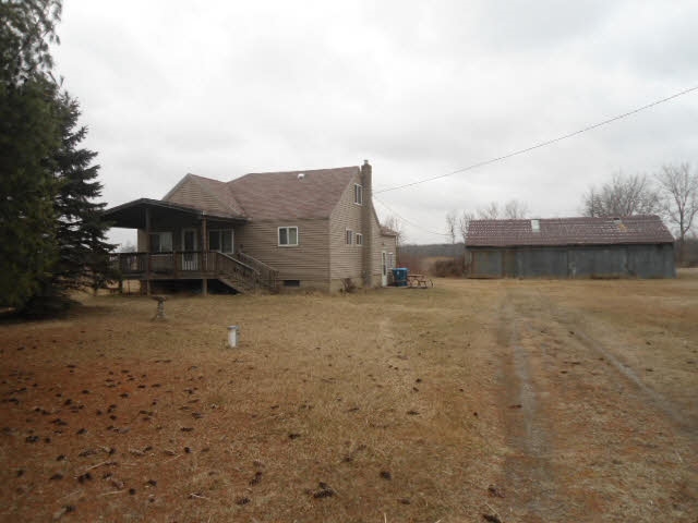 735 East Townline 16 Road Pinconning, MI 48650 - Photo 2 of 10