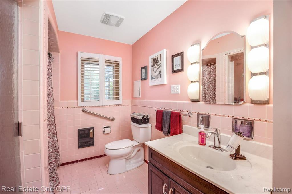 1499 North Renaud Road Grosse Pointe Woods, MI 48236 - Photo 18 of 35