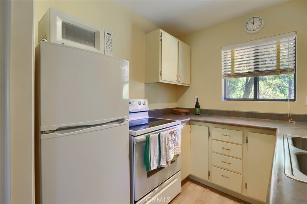 43016 Sunshine Mountain Road Oakhurst, CA 93644 - Photo 31 of 75