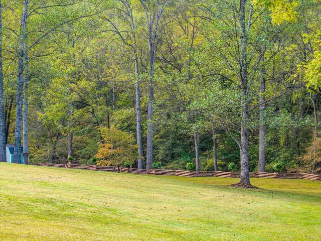 $575,900 | 327 Hans Hill Drive, Madison Heights, VA 24572