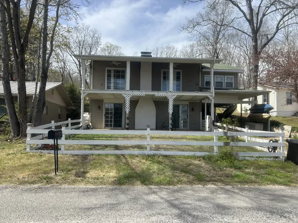 $139,900 | 400 Bay Shore Drive, Big Sandy, TN 38221