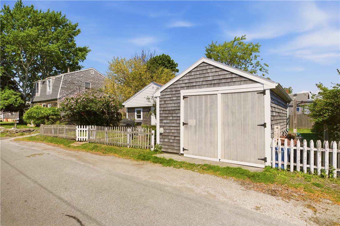 272 Riverside Street Portsmouth, RI 02871 - Photo 41 of 44