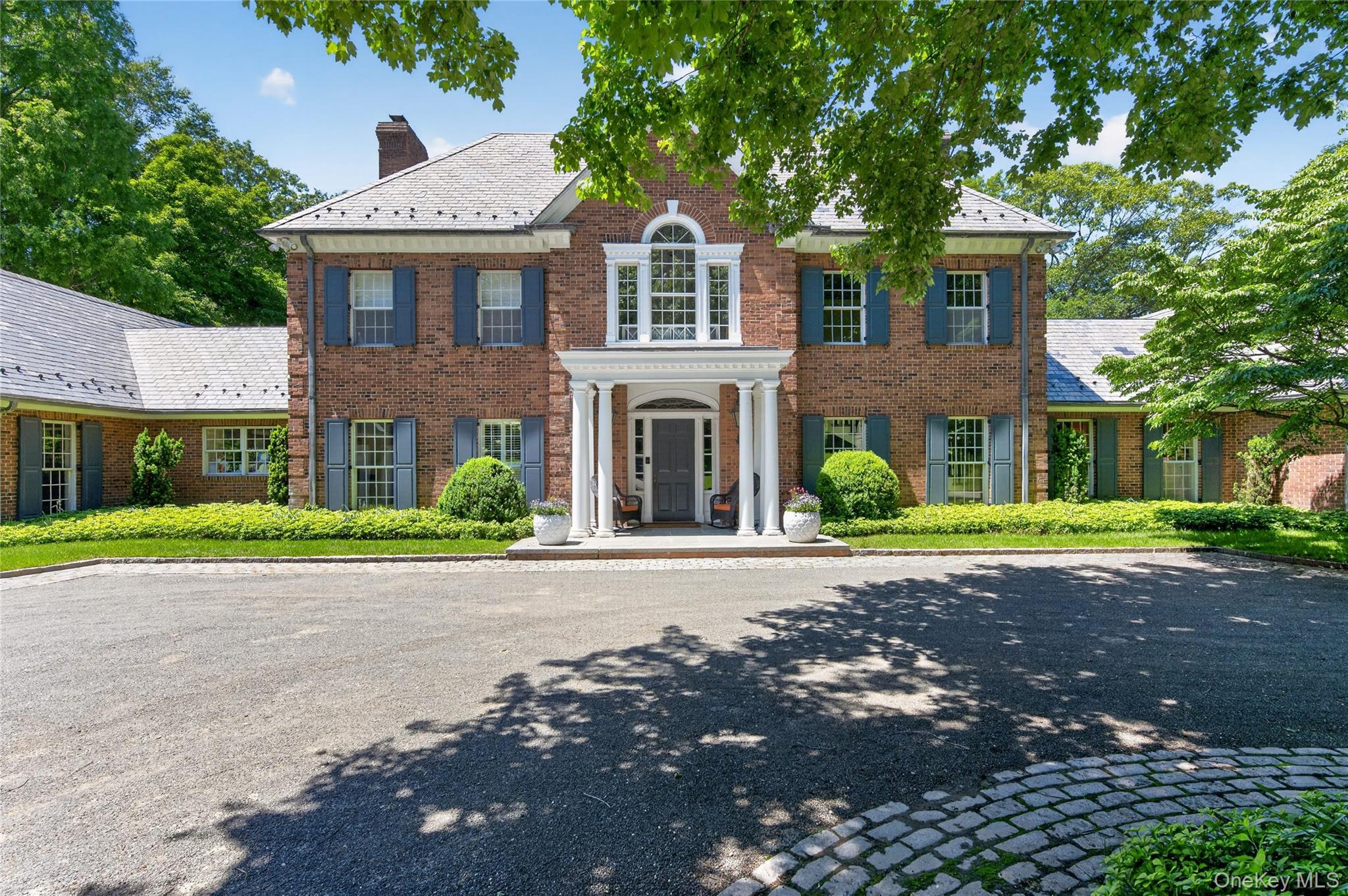 2 Lands End Road Locust Valley, NY 11560 - Photo 3 of 50 Gallery Image 3
