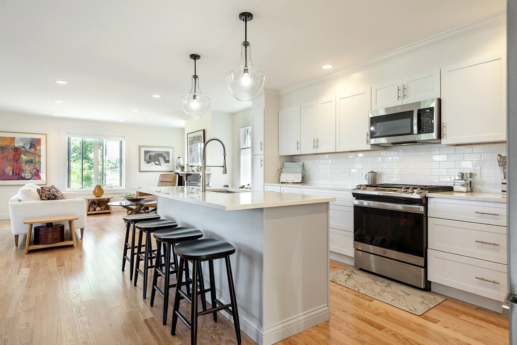 41 Cliff Road, Unit A Gloucester, MA 01930 - Photo 3 of 22