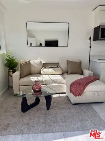 $3,600 | 602 North Maple Drive, Unit 1/2 ADU, Beverly Hills, CA 90210