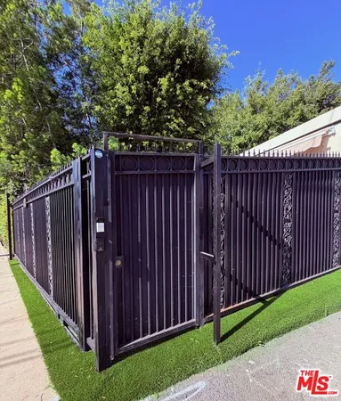 $3,600 | 602 North Maple Drive, Unit 1/2 ADU, Beverly Hills, CA 90210