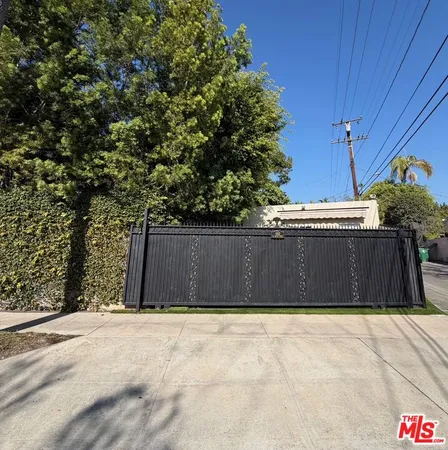 $3,600 | 602 North Maple Drive, Unit 1/2 ADU, Beverly Hills, CA 90210
