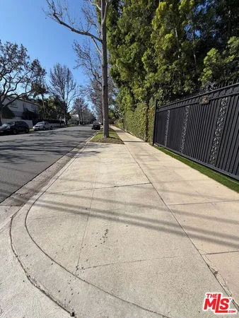 $3,600 | 602 North Maple Drive, Unit 1/2 ADU, Beverly Hills, CA 90210