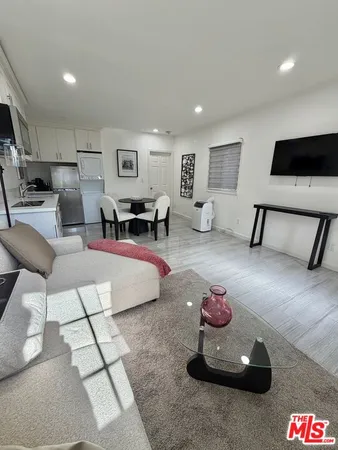 $3,600 | 602 North Maple Drive, Unit 1/2 ADU, Beverly Hills, CA 90210