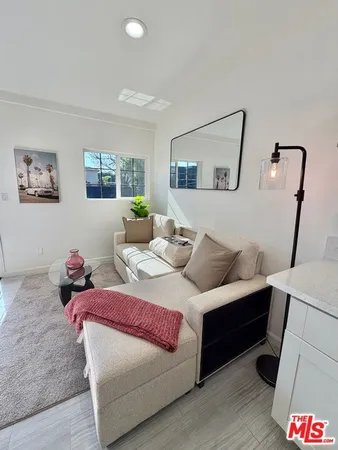 $3,600 | 602 North Maple Drive, Unit 1/2 ADU, Beverly Hills, CA 90210