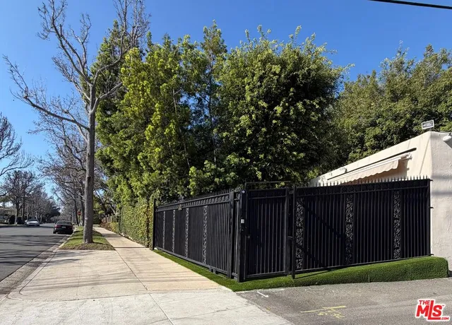 $4,500 | 602 North Maple Drive, Unit 1/2 ADU, Beverly Hills, CA 90210