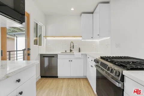 $669,000 | 4017 Grand View Boulevard, Los Angeles, CA 90066