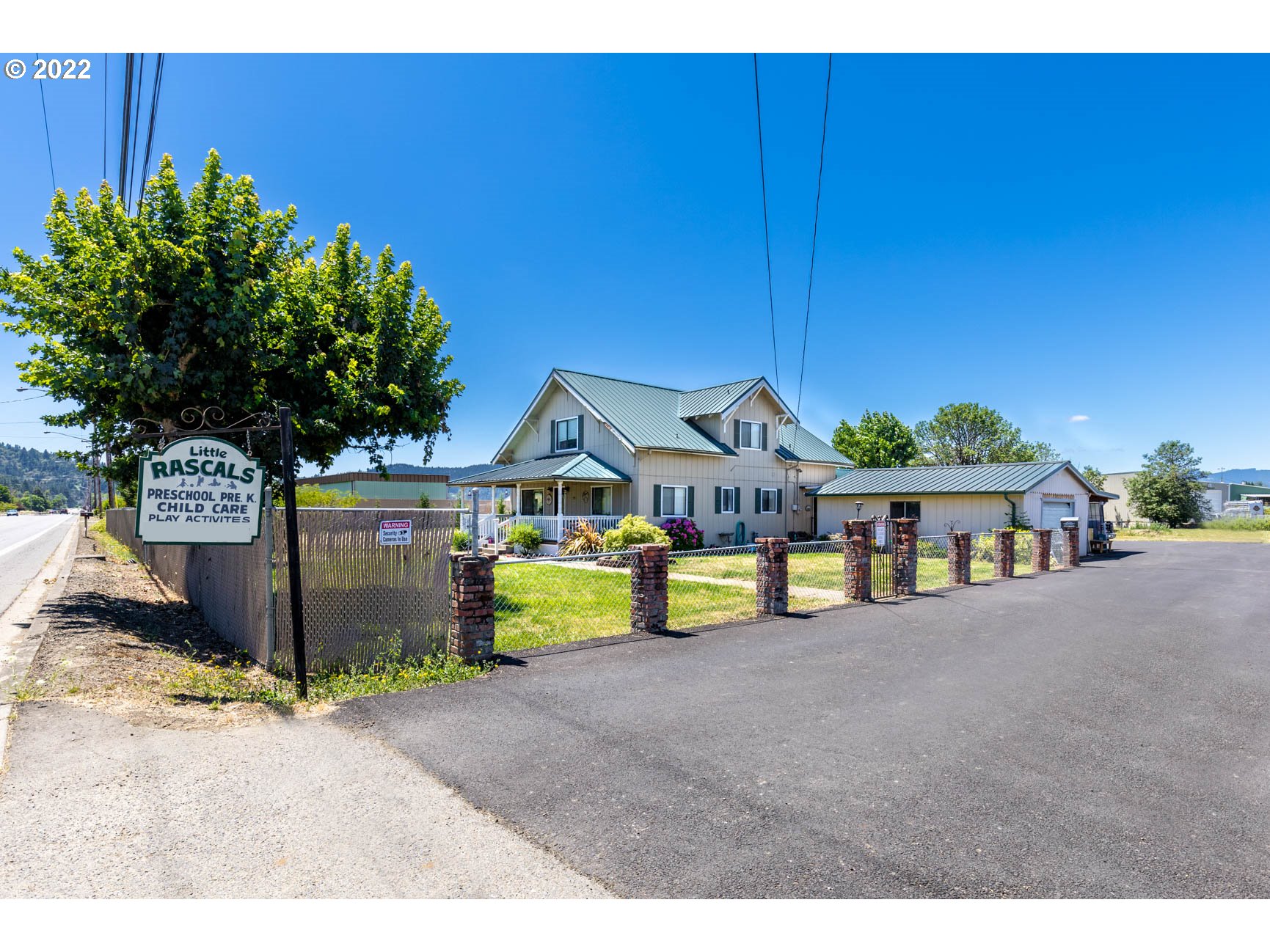 355 South Calapooia Street Sutherlin, OR 97479 - Photo 1 of 32 Gallery Image 1
