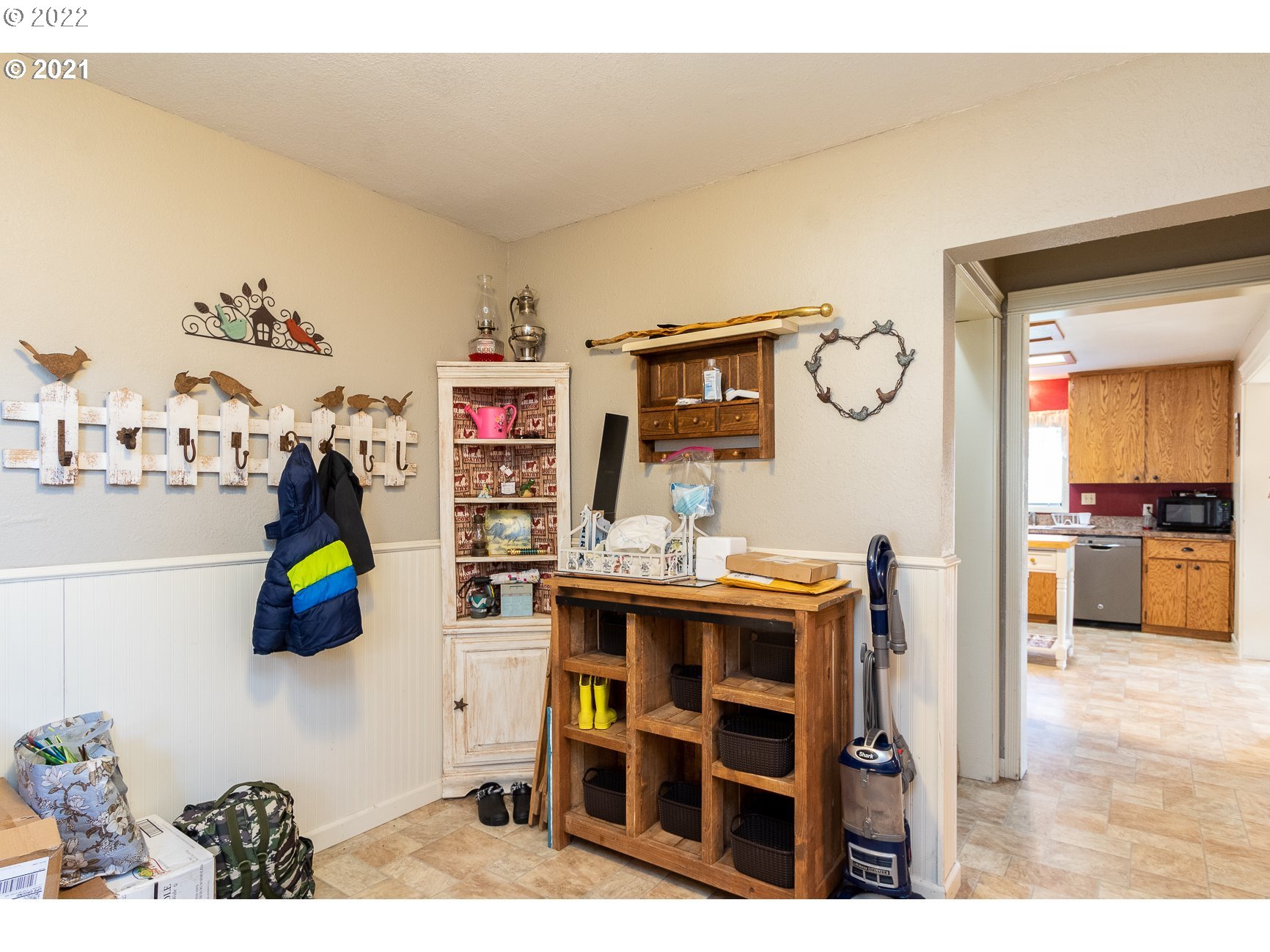355 South Calapooia Street Sutherlin, OR 97479 - Photo 24 of 32 Mud Room