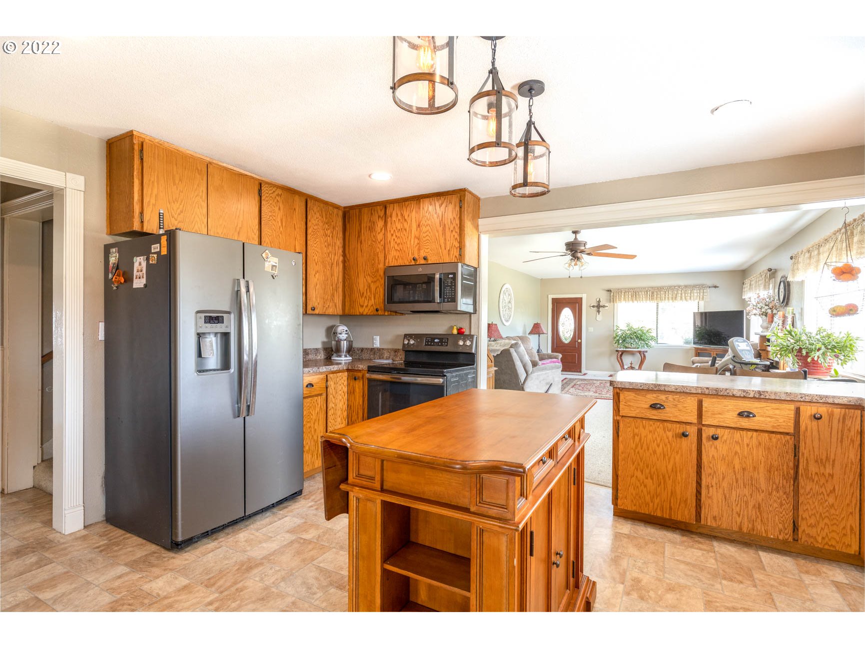 355 South Calapooia Street Sutherlin, OR 97479 - Photo 3 of 32 Kitchen