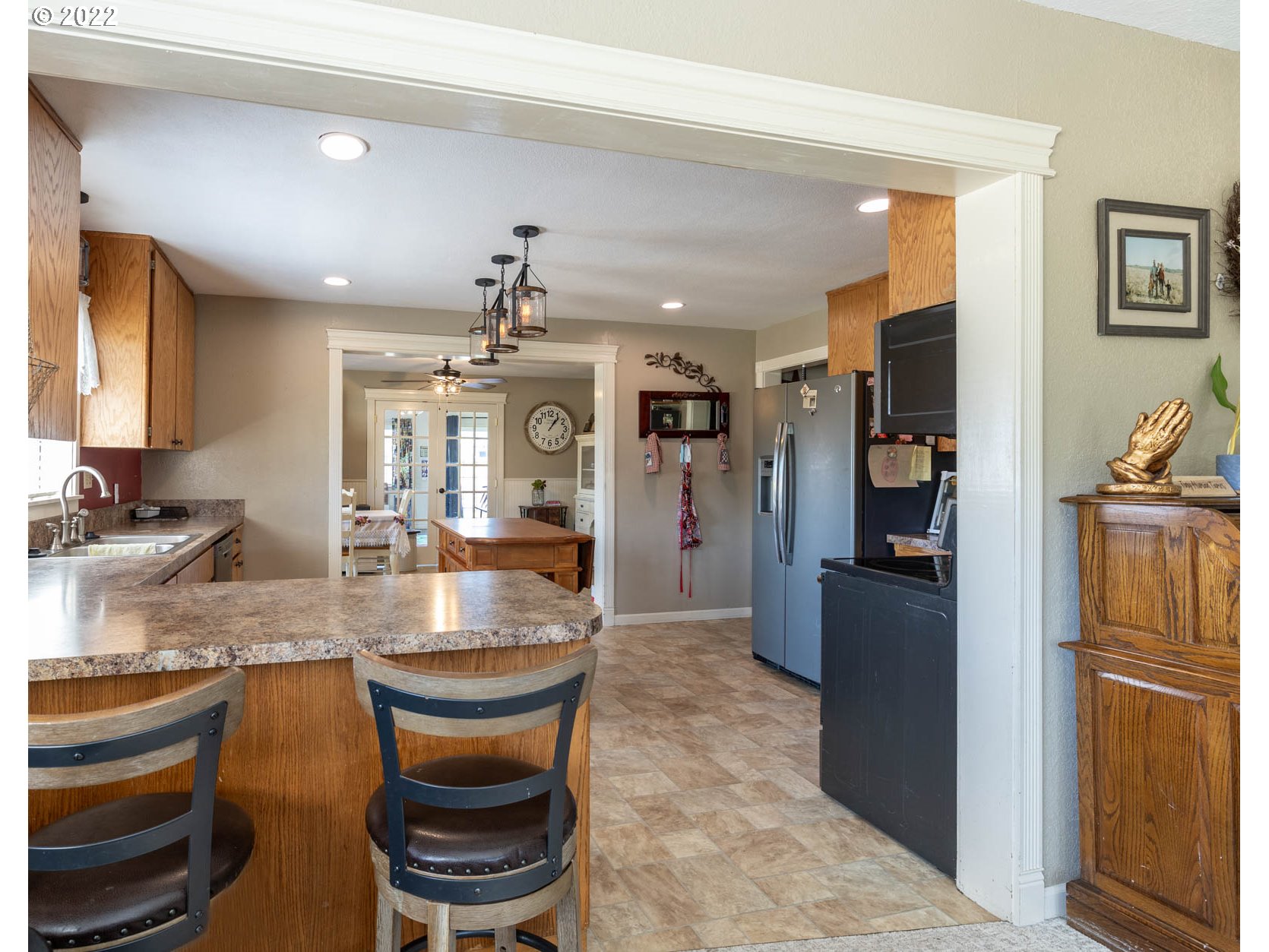 355 South Calapooia Street Sutherlin, OR 97479 - Photo 5 of 32 Kitchen