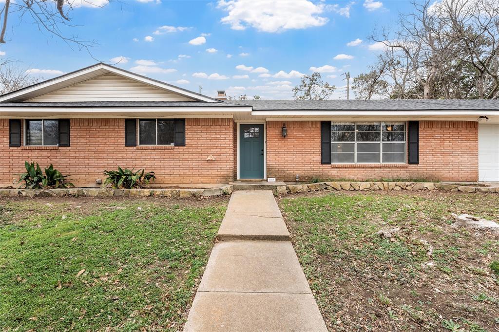 2208 Lake Forest Drive Waco, TX 76708 - Photo 3 of 28
