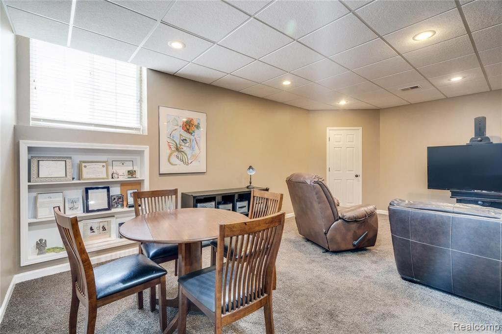 758 East Bluff Court Rochester Hills, MI 48306 - Photo 22 of 28