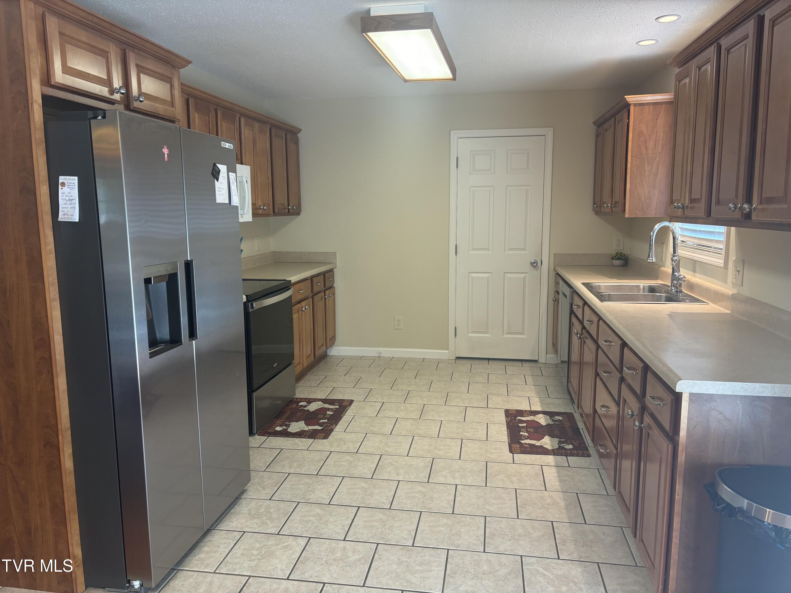 210 Whispering Ridges Road Greeneville, TN 37743 - Photo 5 of 27 Kitchen