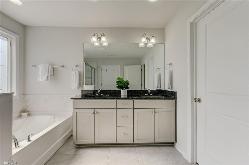 813 Riley Lane Greensboro, NC 27455 - Photo 11 of 20 Gallery Image 11
