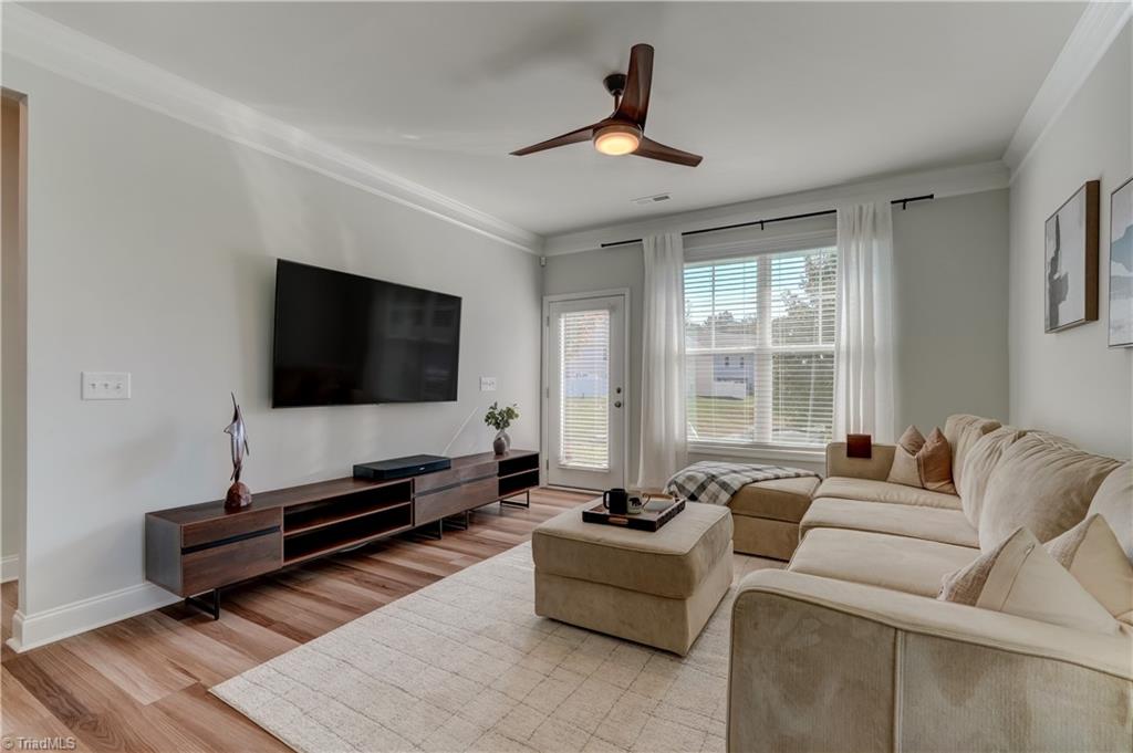 813 Riley Lane Greensboro, NC 27455 - Photo 6 of 20 Gallery Image 6