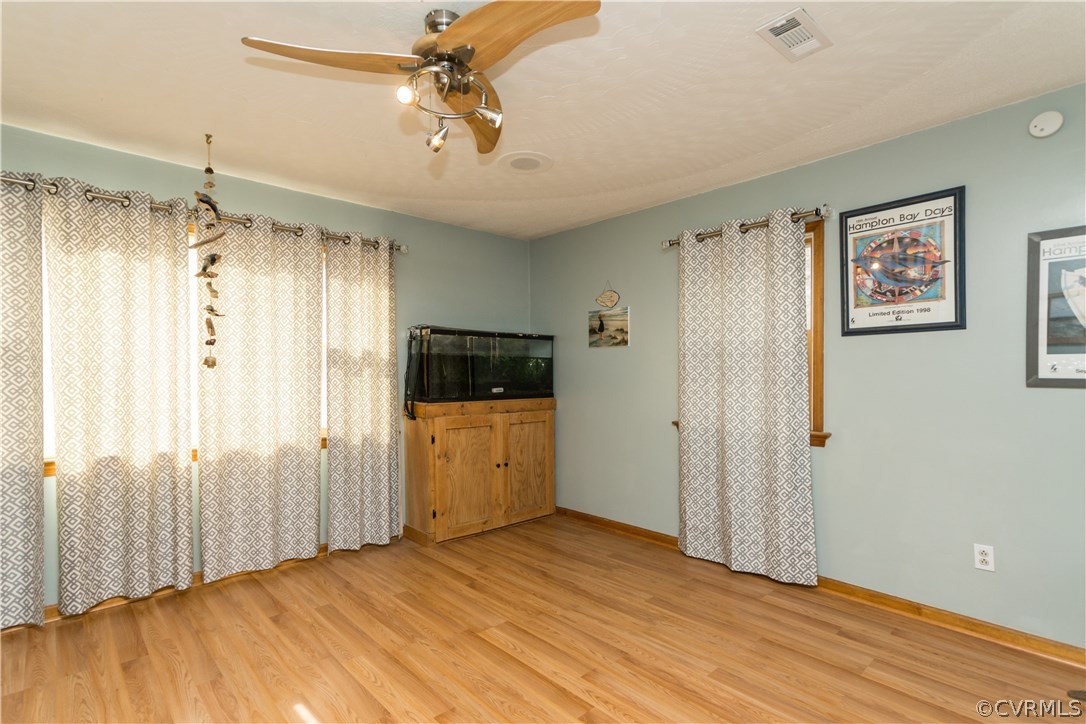 2430 Chelsea Road West Point, VA 23181 - Photo 5 of 29 Gallery Image 5