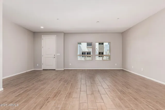 $2,250 | 733 East Commonwealth Avenue, Unit 8, Chandler, AZ 85225