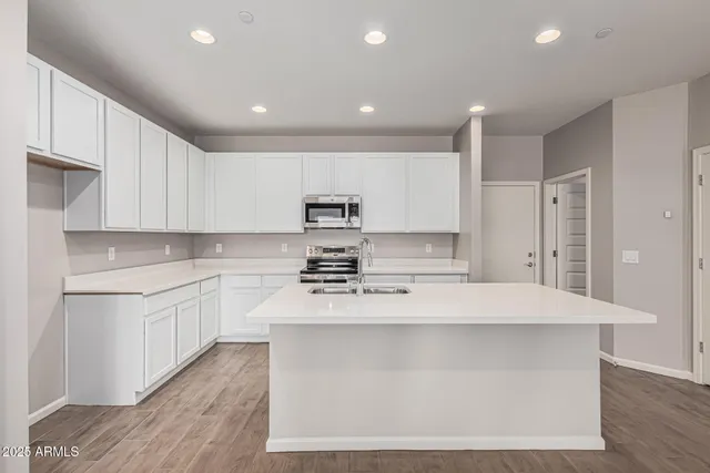 $2,250 | 733 East Commonwealth Avenue, Unit 8, Chandler, AZ 85225