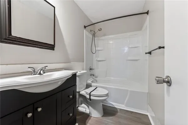 $1,995 | 508 Northeast Shiloh Circle, Blue Springs, MO 64014