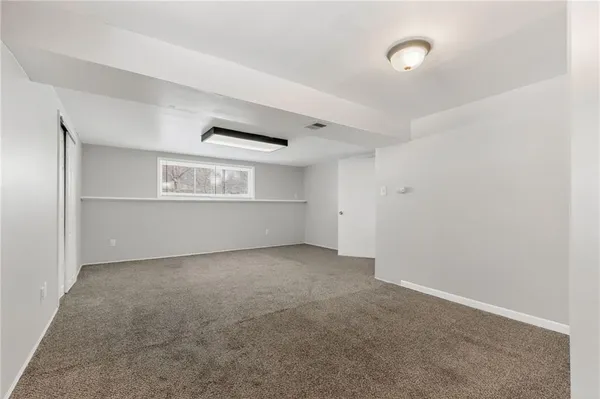 $1,995 | 508 Northeast Shiloh Circle, Blue Springs, MO 64014