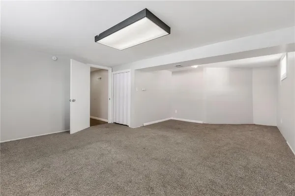 $1,995 | 508 Northeast Shiloh Circle, Blue Springs, MO 64014