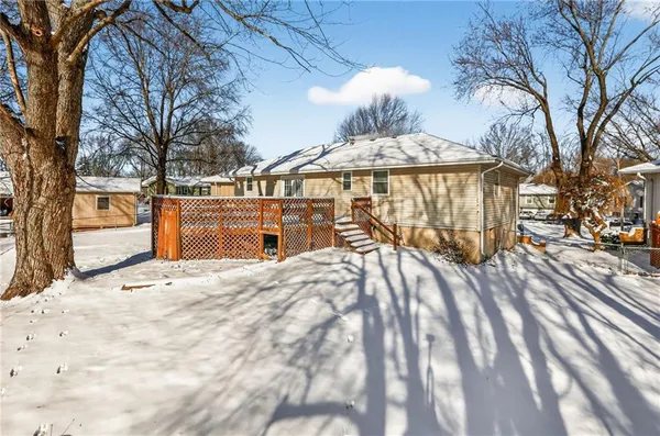 $1,995 | 508 Northeast Shiloh Circle, Blue Springs, MO 64014