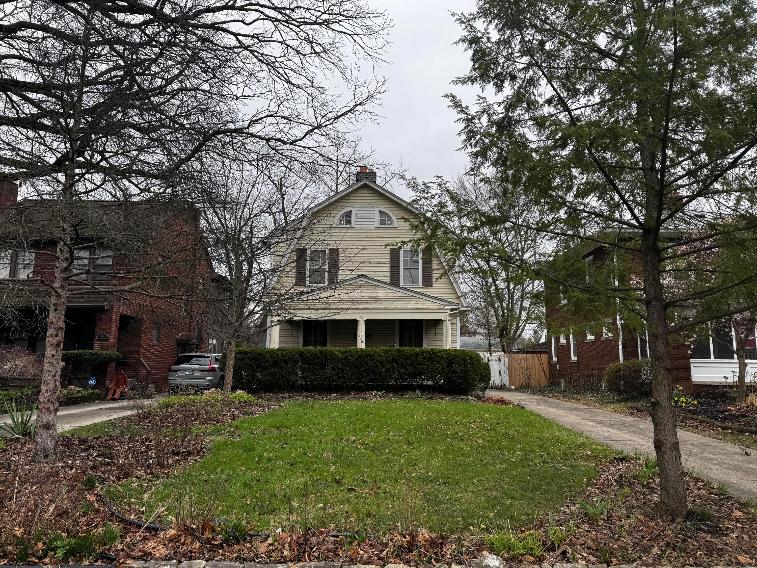 890 South Cassingham Road Columbus, OH 43209 - Photo 2 of 11 IMG_6520
