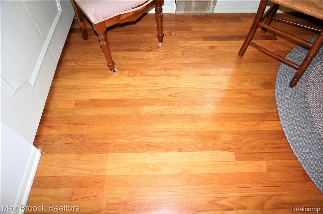 20210 Old Coach Road Franklin, MI 48025 - Photo 20 of 37 Hardwood Floors