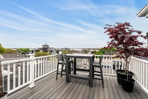 $1,290,000 | 133 I Street, Unit 3, Boston, MA 02127