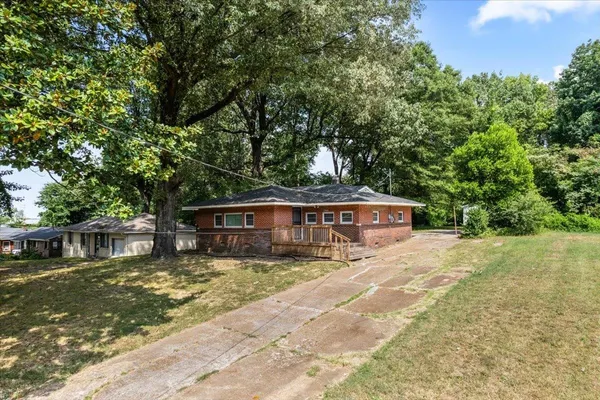 $1,600 | 3360 Berea Road, Memphis, TN 38109
